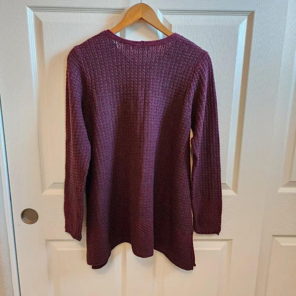 Eight Brand Women’s long sleeve 100% cotton sweater Large